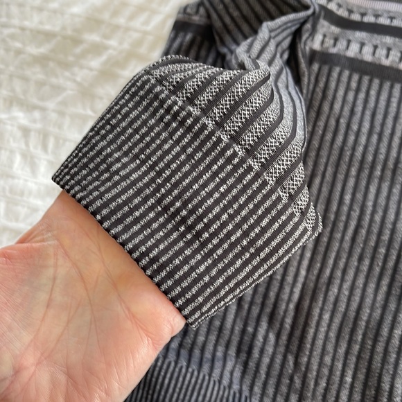 Women’s Lululemon fair isle swiftly base layer L - Picture 5 of 5
